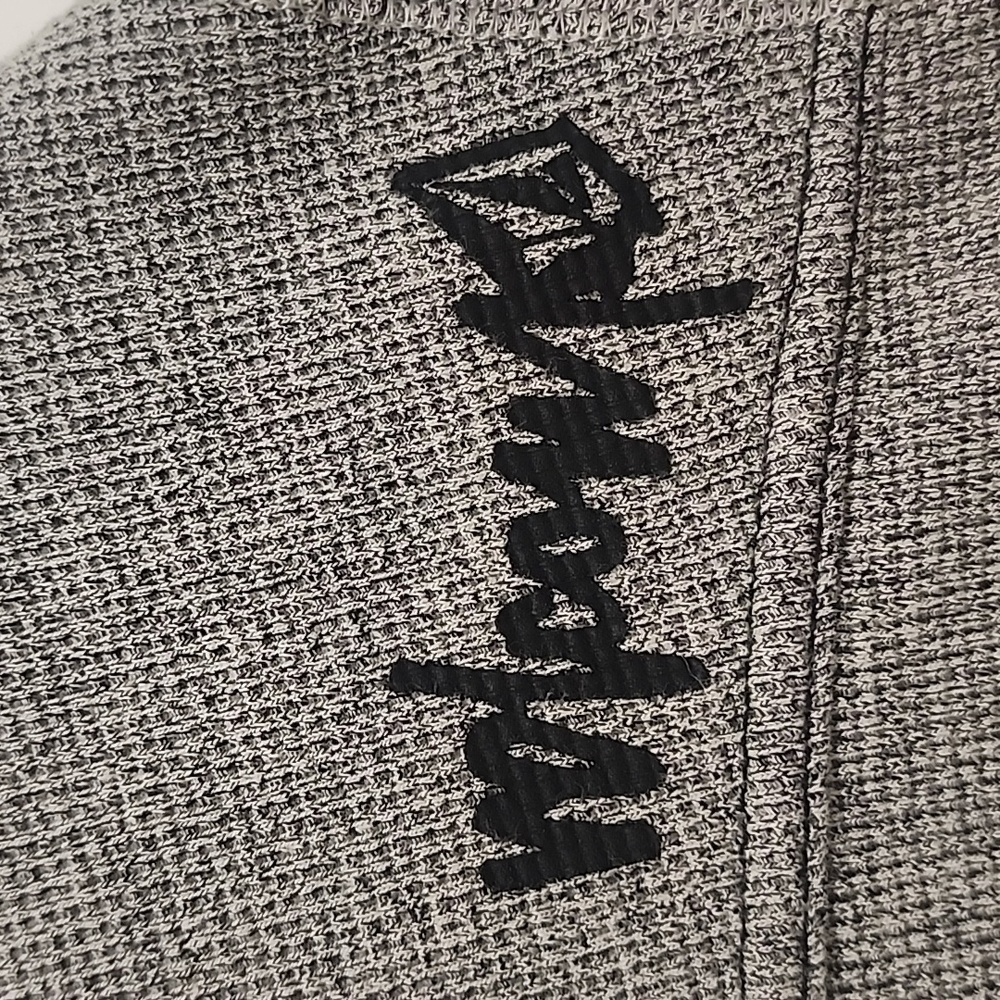 Grey Volcom shirt - Picture 3 of 11